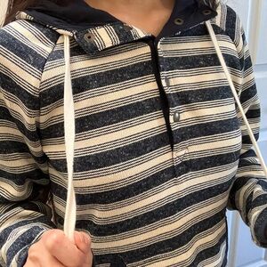 Eddie Bauer Girls  Navy and Cream Striped Hoodie Size XSmall